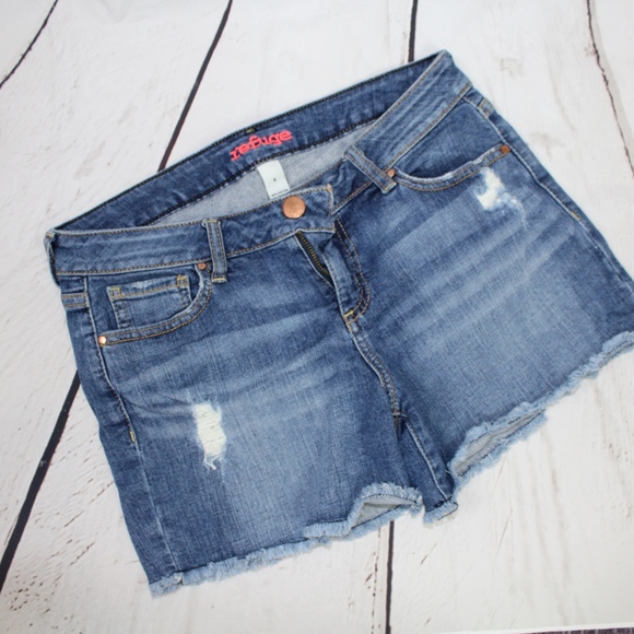 refuge Pants - Refuge Sz 6 Lightly Distressed Cutoff Shorts